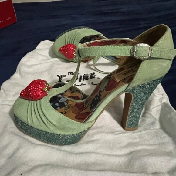 COPY - Strawberry platform sandal (Miss L Fire 36/6) - Picture 2 of 6